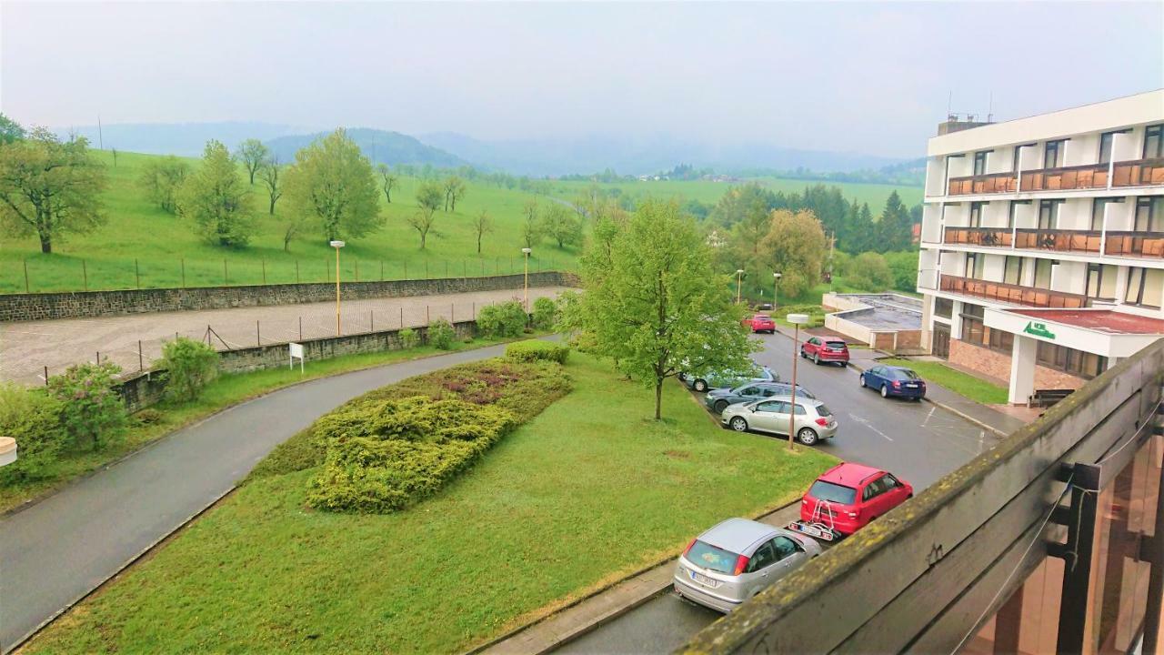 Hotel Adamantino Лугачовице Экстерьер фото